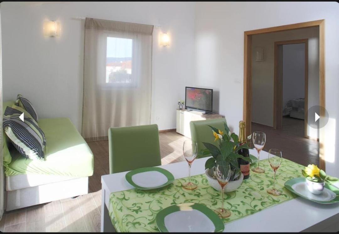 Apartman Zara Ražanj Exteriör bild