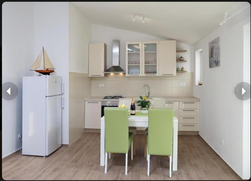 Apartman Zara Ražanj Exteriör bild