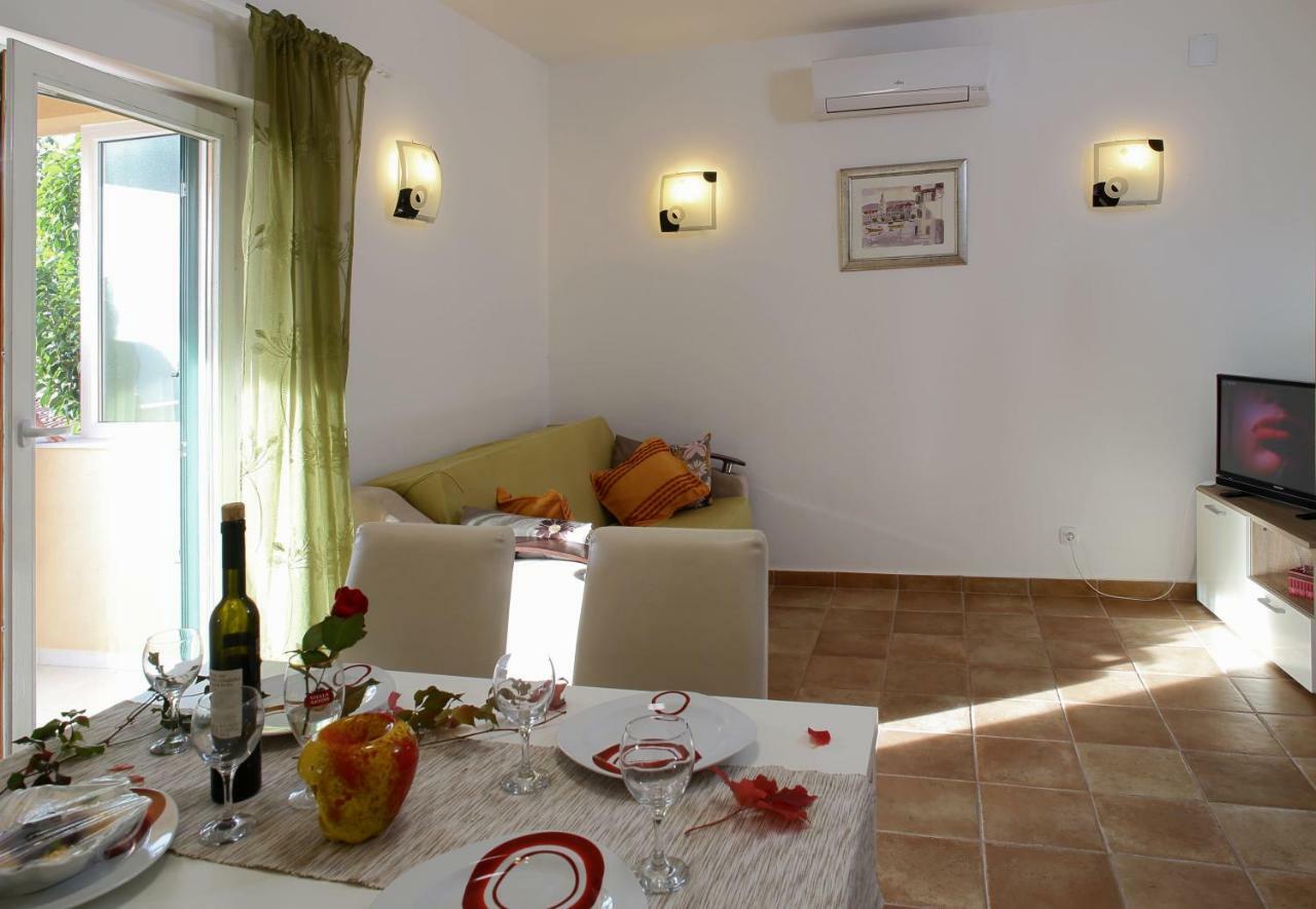 Apartman Zara Ražanj Exteriör bild