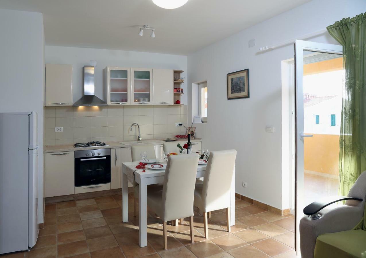 Apartman Zara Ražanj Exteriör bild
